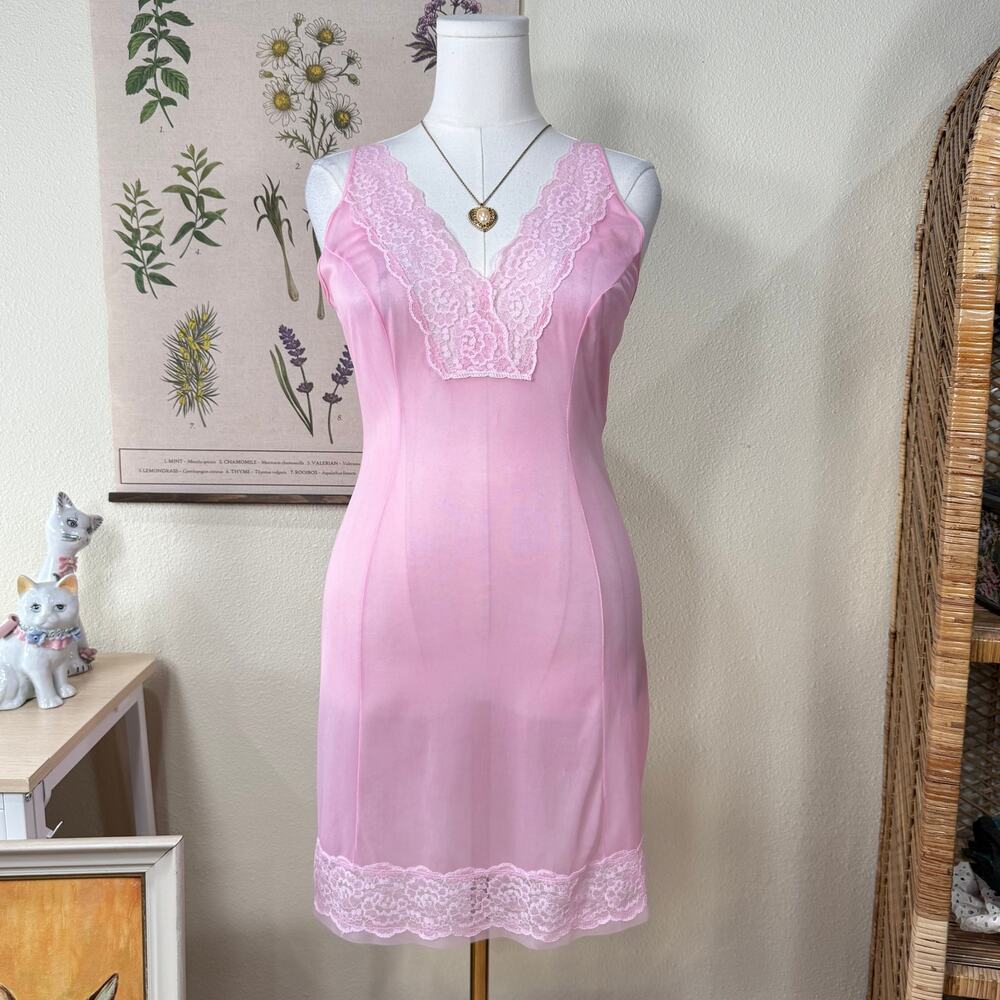 Vintage Lace Trim Nightgown Coquette Femme Romantic Garden Party Fairy Dolly M